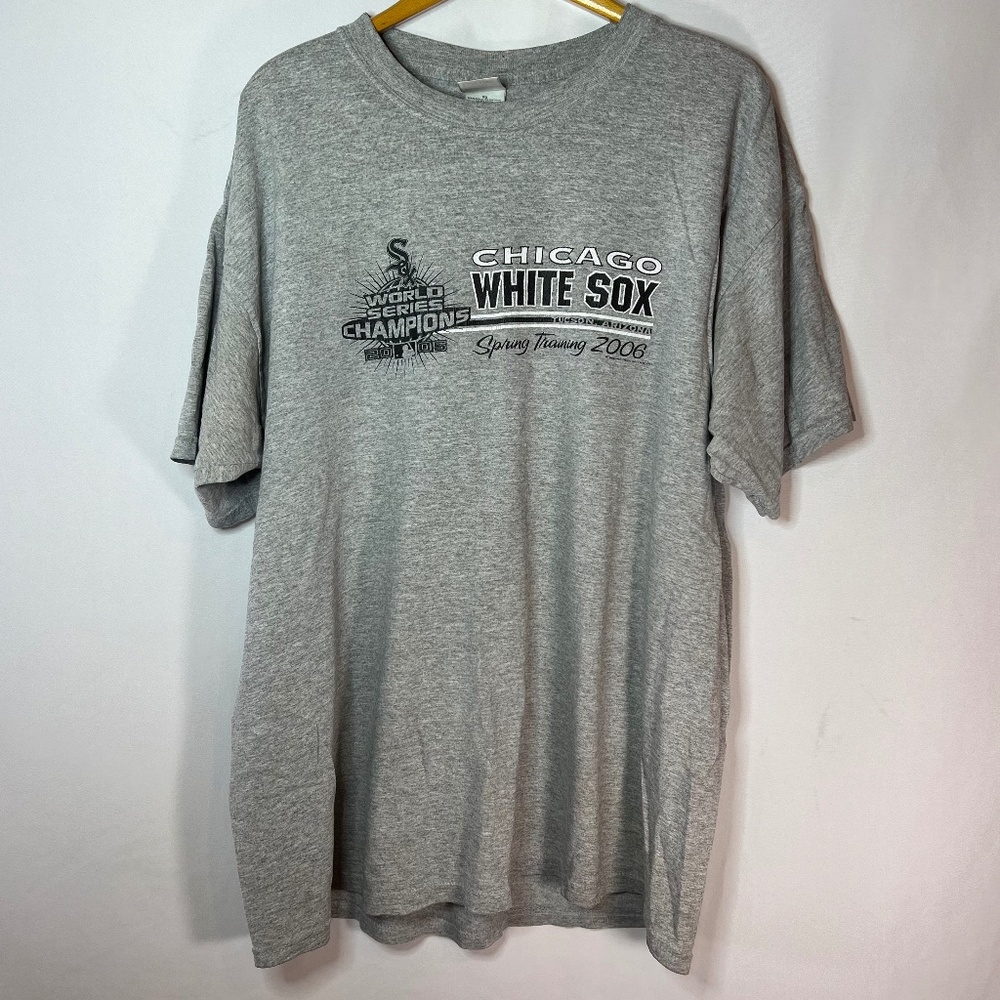 Gildan Men's XL | X-Large Gray Chicago White Sox 2006 Spring Training Short Tee